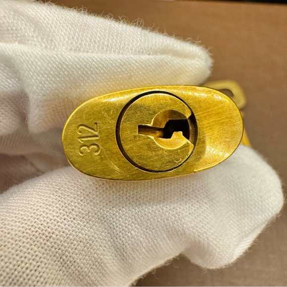 ✨🔐#312 LV Padlock with 1 key | Gold Solid Brass Authentic✨ - Picture 4 of 17